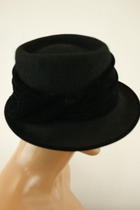 kapelusz damski sierściowy  z welurem  /  rozm.54-57 cm / 01476021