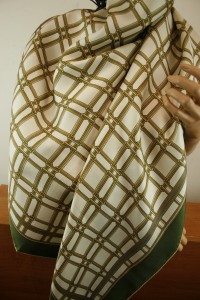 jedwabna apaszka  85x85 cm 04072090