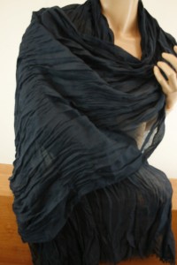 szal marszczony lekki granatowy  0570215 GNC 