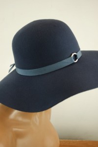 kapelusz włoski  wełniany filcowy  r.53-58 cm   ITALIA 01386642