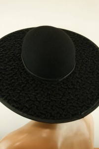 elegancki kapelusz damski ITALIA  r.54-56 cm / 1448801 z eko karakuły