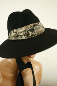 kapelusz włoski  wełniany filcowy  r.52-56 cm   ITALIA 01786103