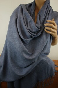 duży miękki szal  z kaszmirem 0045008 niebieski jeansowy kolor