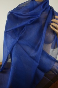 szal wizytowy do sukienki jedwabny JW 008570 szafir-chaber