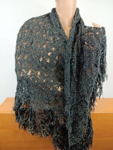 chusta włóczka  wełniana trójkąt- 005511620 hand made czarno srebrna