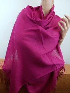 lekki gładki szal matowy  0010557 MJW-NM  róż amarant 