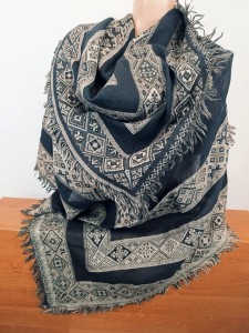 duza chusta wełniana wzory 120x120 cm /  1440033