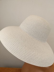kapelusz miejski i na wakacje r.54-58 cm /   AUDREY d.rondo / 0084927 śmietana złamana biel