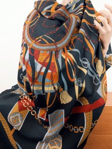 bardzo duża chusta wełna z wiskozą  wzory 150x150 cm /  1440021