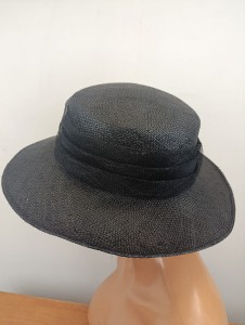 elegancki kapelusz sizalowy 000186 słomka naturalna lekki czarny / r.56-59 cm 