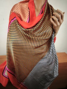 szal jedwab duży  lejący mięsisty 90x180 cm /  04922305