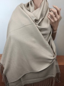 szal z kaszmirem  cieplejszy ITALIA / 0447437  beż chłodny 