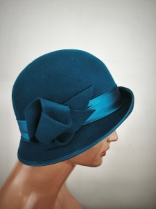 włoski kapelusz elegancki wełniany asymetryczny  ITALIA COMPLIT 6 /  rozm.53-56 cm /  0084204 morski