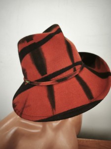 włoski kapelusz wełna asymetryczny  ITALIA COMPLIT  r.54-58,5 cm  / 14070919 rudo czarny