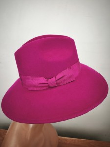 włoski kapelusz filcowy  wełna  ITALIA COMPLIT  r.53-56 cm  / 08070111 fuksja
