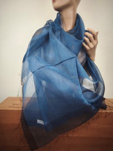 szal wizytowy do sukienki jedwabny JW 001369 granat niebieski-jeans morski