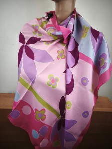 jedwabna apaszka  90x90 cm 040590