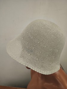 kapelusik z cienkiej dzianiny FRANCE ultra lekki mgiełka  0019928  /  r. 55-57 cm blada mięta zieleń szałwia