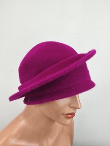 elegancka czapka wełniana new wool  ULA/RB  / r.54-59 cm / 0748607 ciemny amarant 