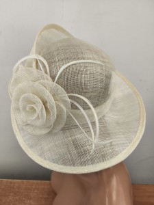 elegancki kapelusz wizytowy  słomka sinamay sizal LD ITALIA  / r.53-58 cm / 005874 ekri
