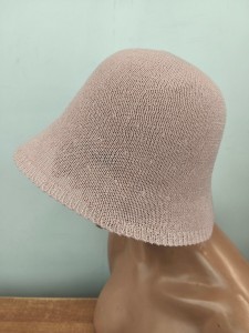 kapelusik z cienkiej dzianiny FRANCE ultra lekki mgiełka  001922  /  r. 55-58 cm lekki róż pudrowy