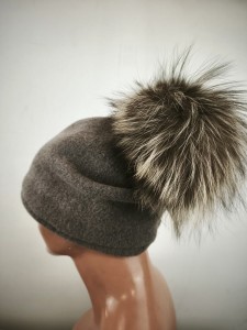 CZAPKA wełniana new wool z pomponem naturalnym / NIKA 0367302 beżo popiel kamień melanż