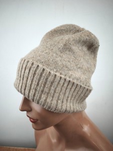 czapka  z dzianiny włóczka wełna  r.UNI  0215066 beż 