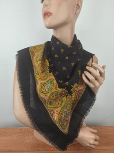 apaszka wełniana cienka wełenka 100% /  65x65 cm  / 0084005