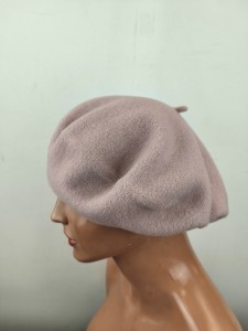 beret 11,5 cali / średnica 29 cm /czeski woolmark 100% wełna / 055220 puder róż mdły