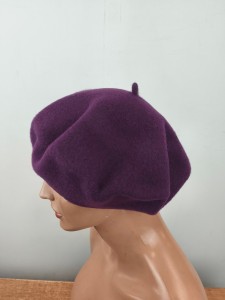 beret 11,5 cali / średnica 29 cm /czeski woolmark 100% wełna / 055221 fiolet śliwka