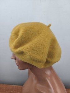 beret 11,5 cali / średnica 29 cm /czeski woolmark 100% wełna / 055226 miodowy 2