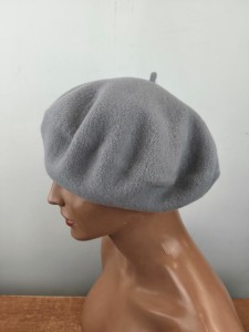 beret 11,5 cali / średnica 29 cm /czeski woolmark 100% wełna / 055246 popiel średnia