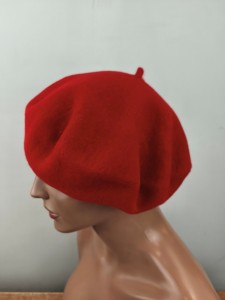 beret 11 cali / średnica 28 cm /czeski woolmark 100% wełna / 055249 pomidor czerwień pomidorowa