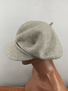 kaszkiet 100% wełna Beret z daszkiem wełniany 11,5 cali /  057010 beż kamienny jasny melanż