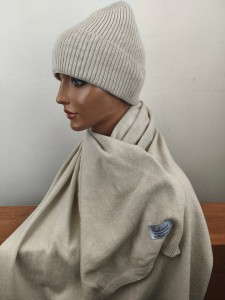 włoski komplet  czapka i duży  szal / kaszmir z wełną / w etui  ITALIA 0042040 beż jasny chłodny