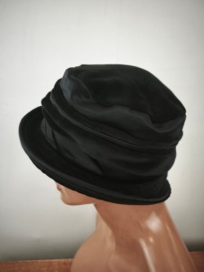 lekki  kapelusz czapka z weluru z atłasem  r.52-56 cm  /  1355004 czarny
