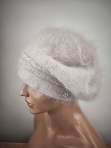 ciepła czapka obszerny beret wełna z angorą bez  r.uni  ADELLE 0117002 pudrowy róż