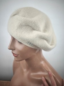 beret ciepła czapka wełna z angorą  r.uni  CARLA 0112504 jasny beż