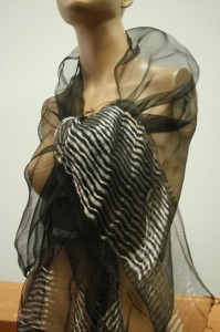 szal wieczorowy wizytowy jedwabny czarny N 9004 butikdominiki.pl