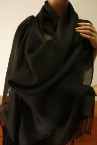 duży szal wieczorowy i wizytowy czarny 2138 DŁ