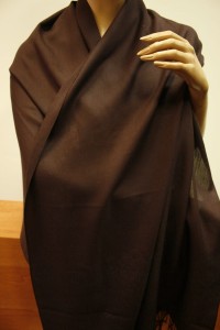 szal  duży  z nabłyszczanymi końcami MJW 1254291 butikdominiki.pl