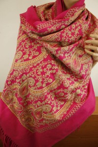 szal z kaszmirem haftowany  ITALIA 0238540